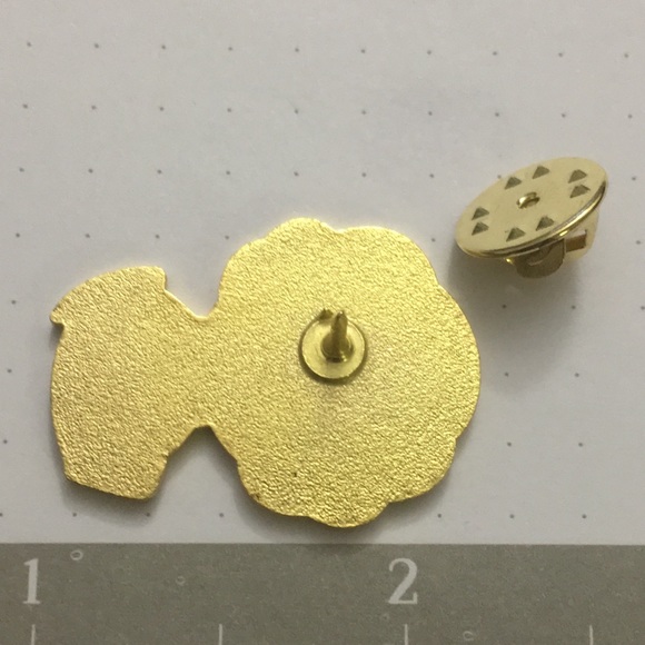 Coco Chanel Fashion Icon Enamel & Metal Pin NWB - Picture 5 of 6